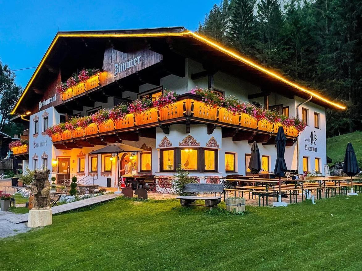 Garni Baerenwirt Bed & Breakfast Leutasch Bagian luar foto
