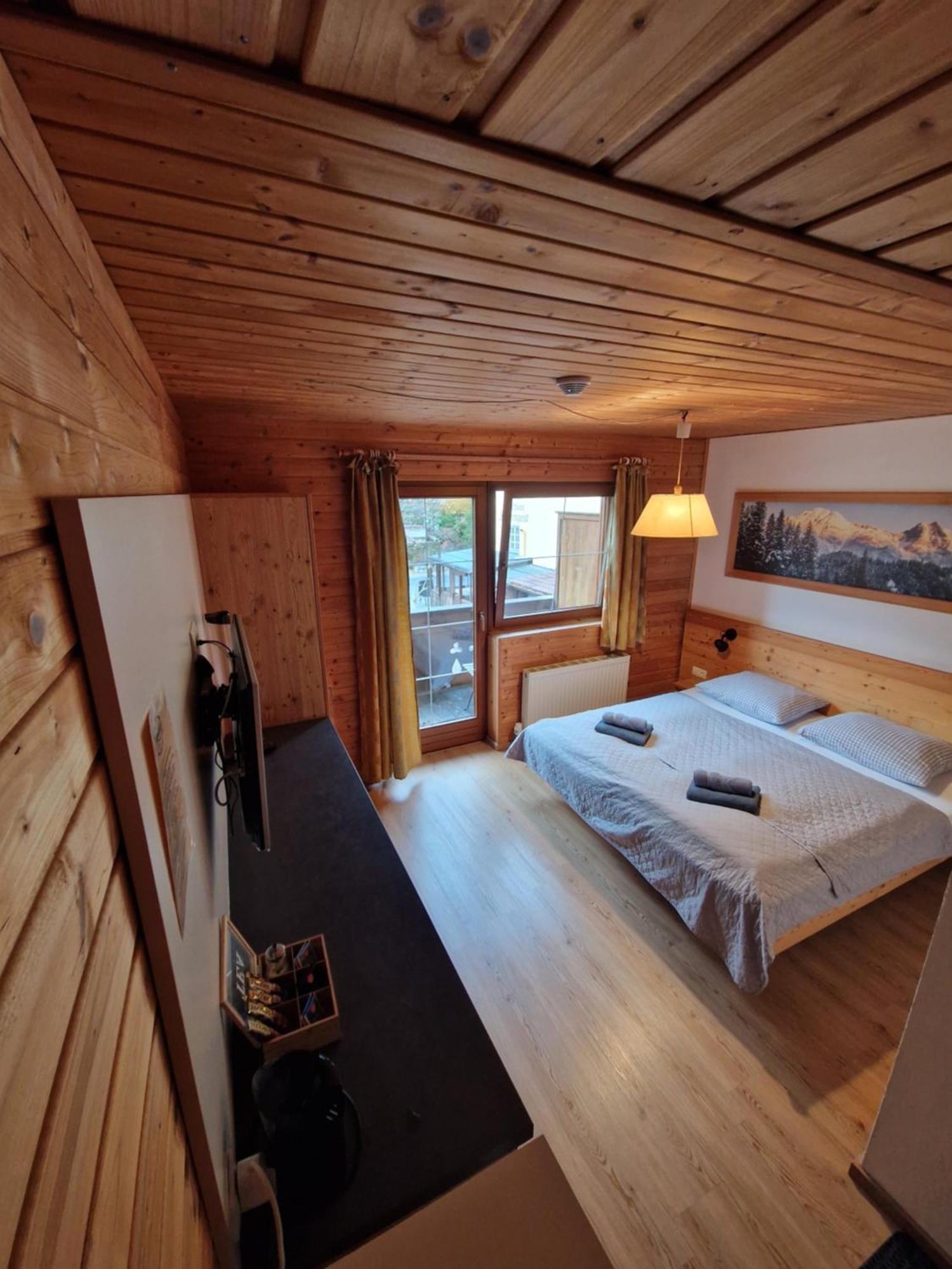Garni Baerenwirt Bed & Breakfast Leutasch Bagian luar foto