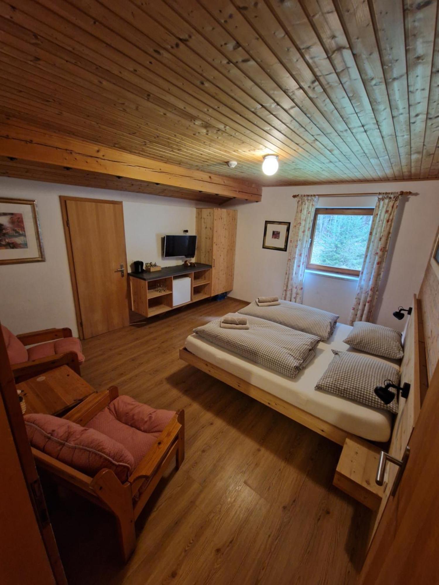 Garni Baerenwirt Bed & Breakfast Leutasch Bagian luar foto