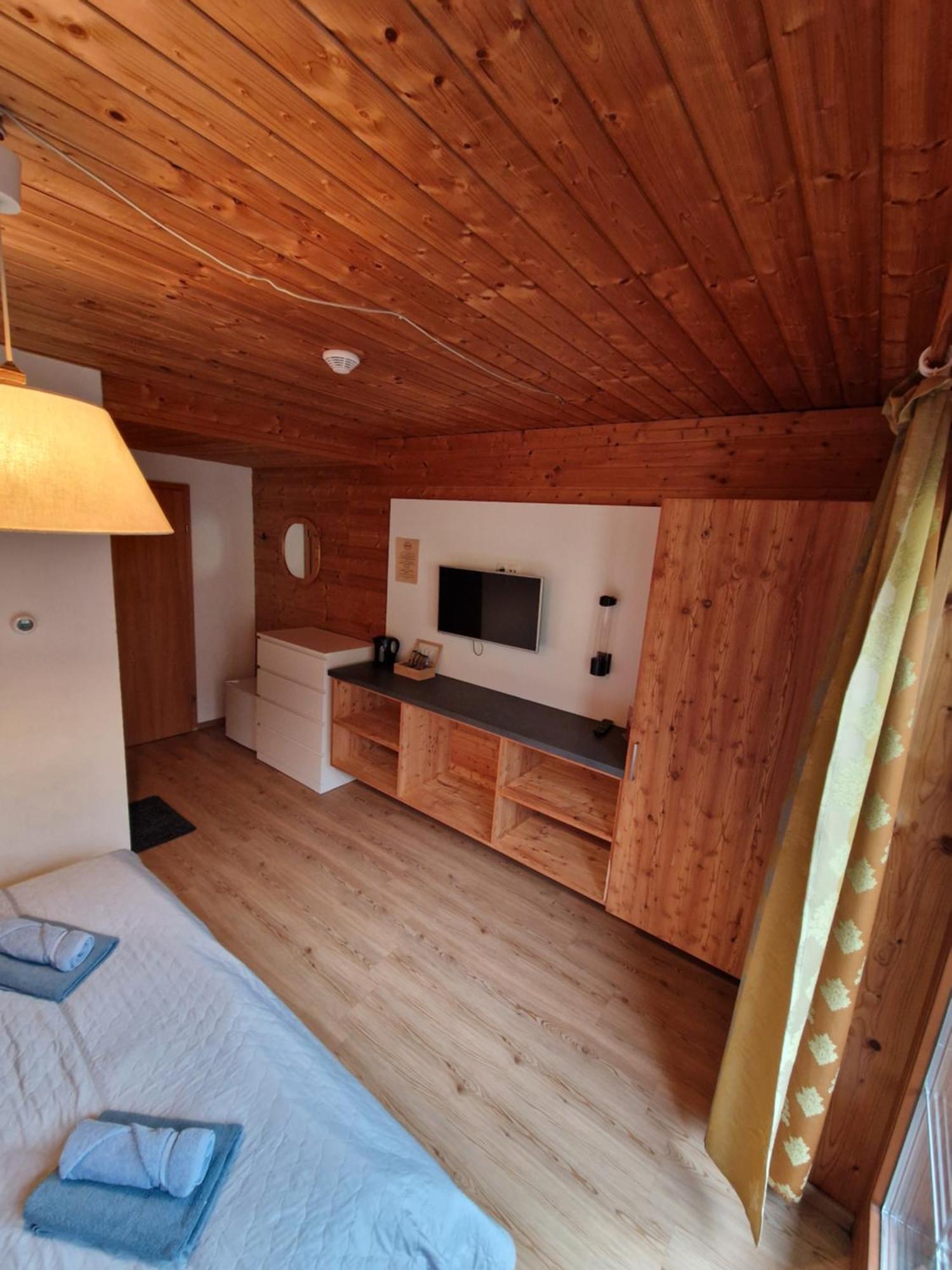 Garni Baerenwirt Bed & Breakfast Leutasch Bagian luar foto