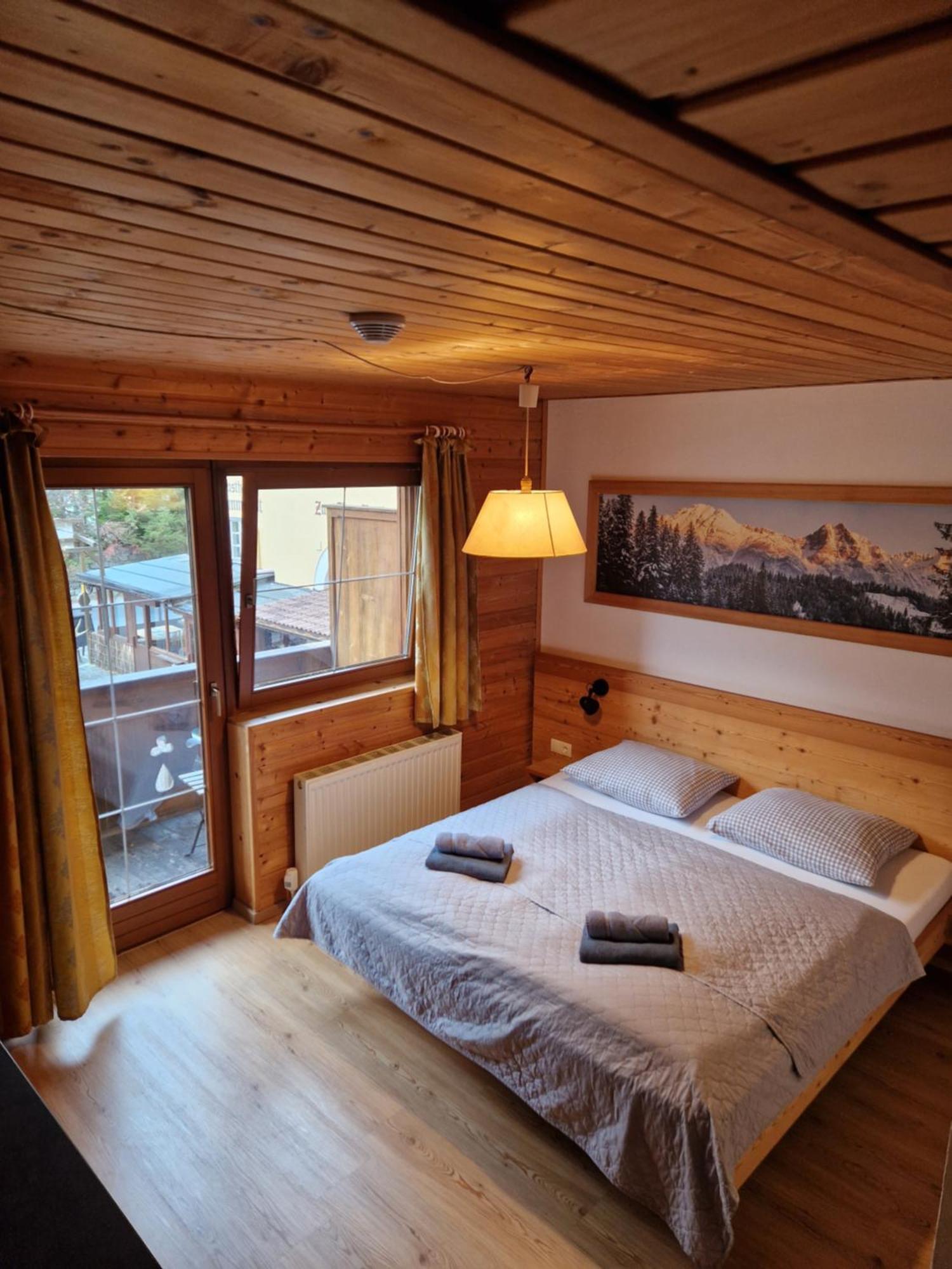 Garni Baerenwirt Bed & Breakfast Leutasch Bagian luar foto
