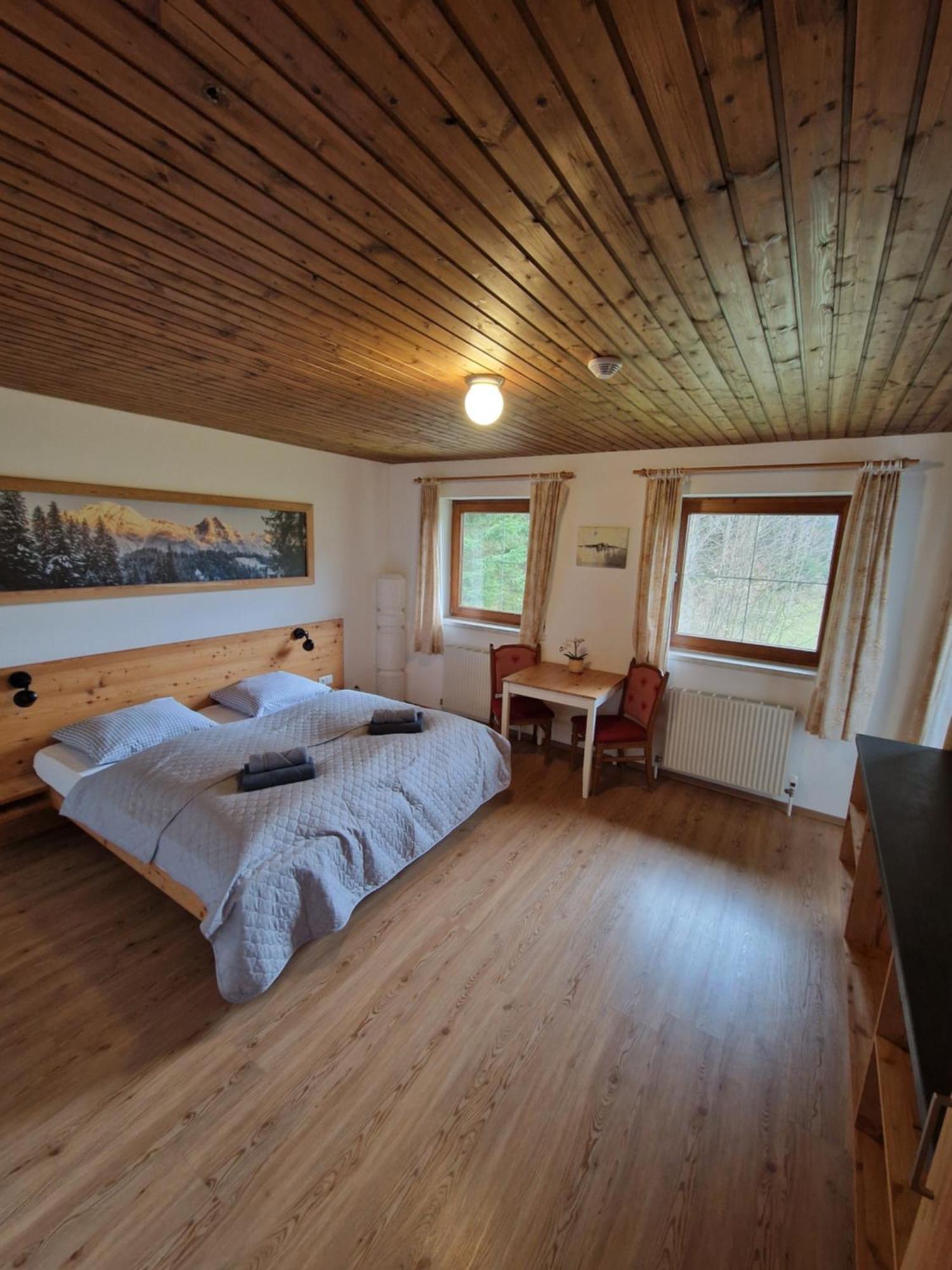 Garni Baerenwirt Bed & Breakfast Leutasch Bagian luar foto