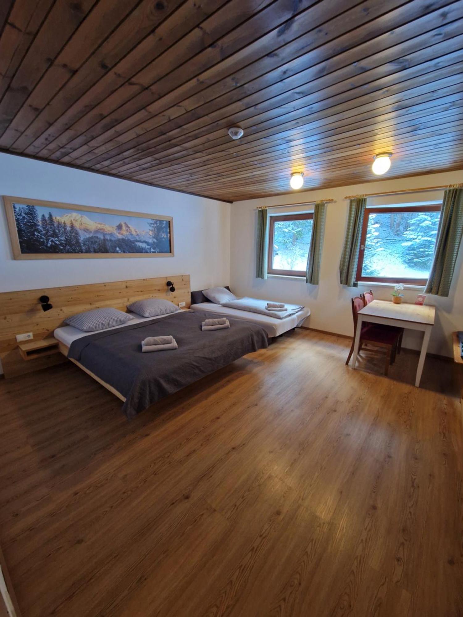 Garni Baerenwirt Bed & Breakfast Leutasch Bagian luar foto